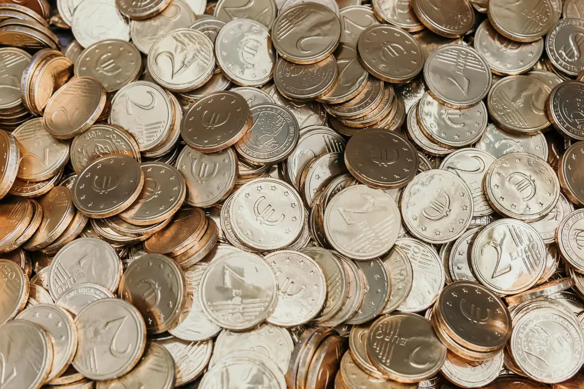 Soudní exekutor o budoucnosti exekutorů, elektronizaci a povinných standardech